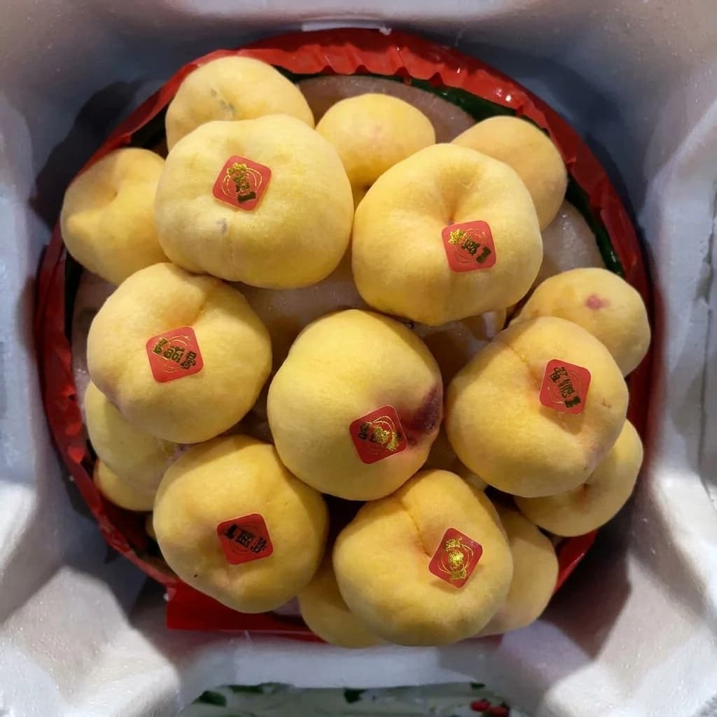 Персик плоский Китай